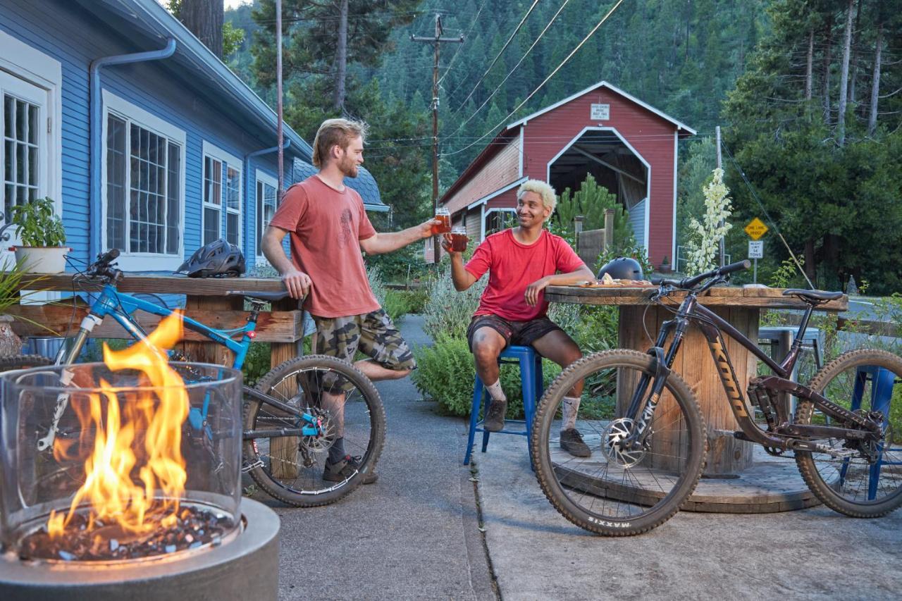 Westfir Lodge & Mountain Market Oakridge Zewnętrze zdjęcie