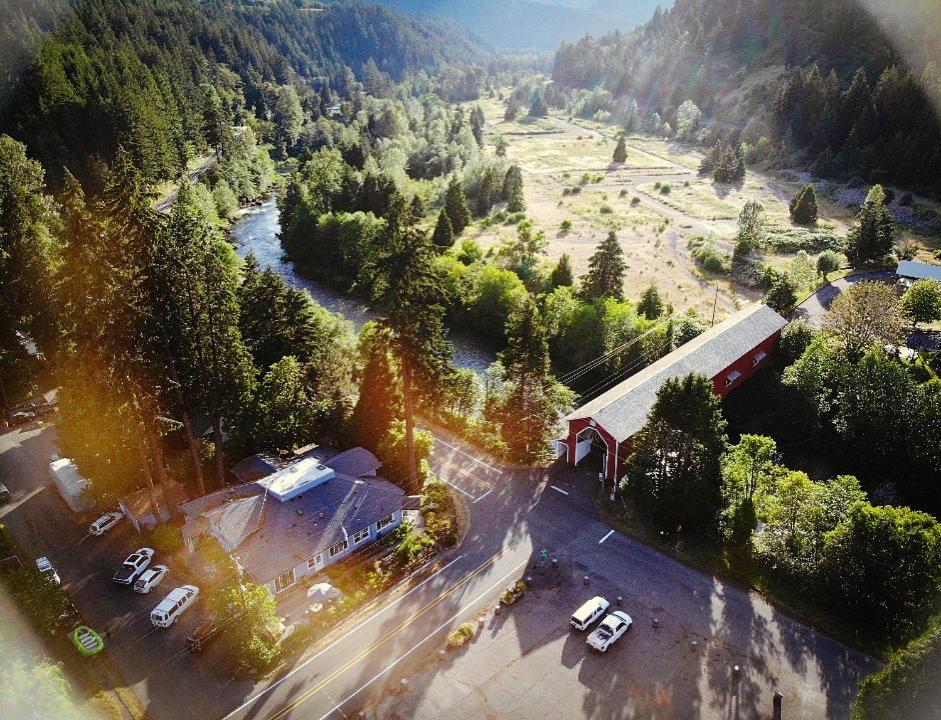 Westfir Lodge & Mountain Market Oakridge Zewnętrze zdjęcie
